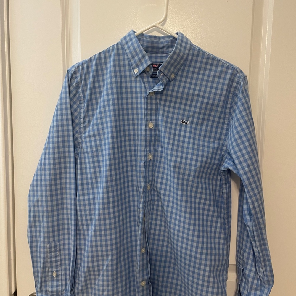 EUC Vineyard Vines button down whale shirt. Light/Med blue checks. Boys XL(18)